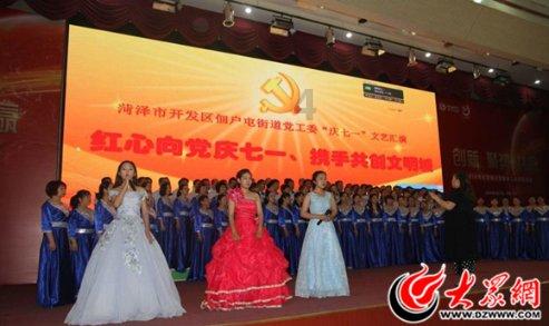 赵露思写真大片P太大？化妆师晒图被抓包，P图事故后直接删帖